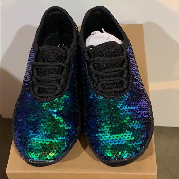 Last pair❗️size 11 Girl sneakers - Picture 3 of 5